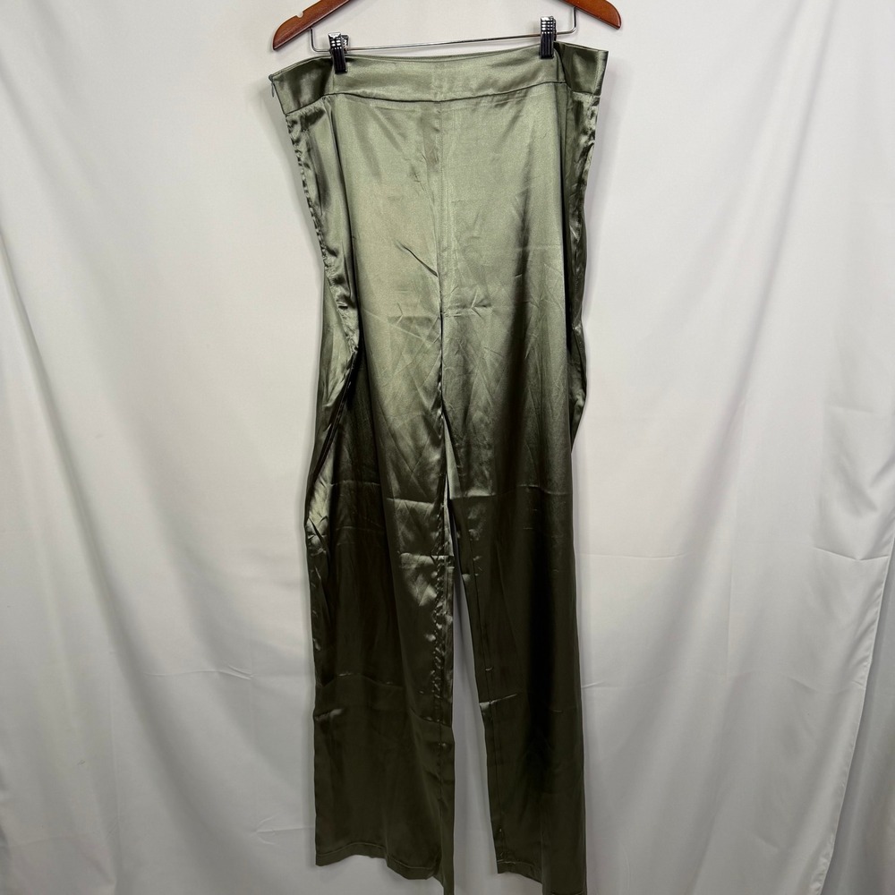 PrettyLittleThing Plus Olive Satin Wide Leg Trouser US L NWT - Picture 9 of 9